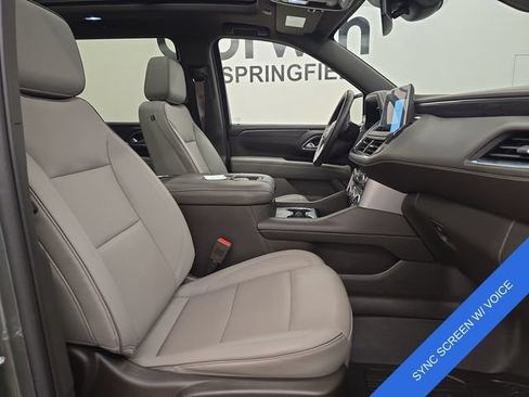 Used 2023 GMC Yukon XL SLT w/ SLT Premium Package AWD/4WD image 9