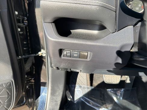 Used 2021 Toyota RAV4 XLE image 18