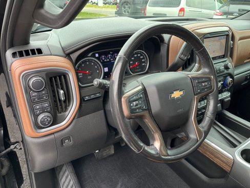 Used 2019 Chevrolet Silverado 1500 High Country w/ Technology Package AWD/4WD image 25