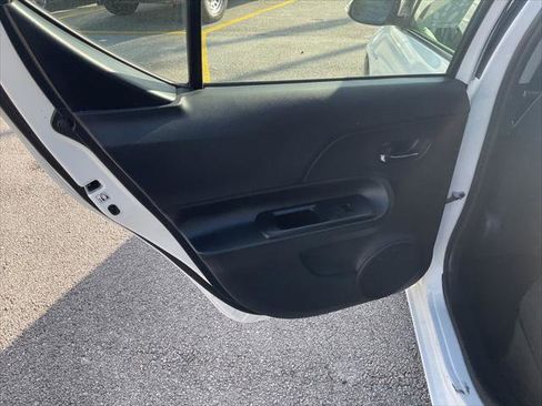 Used 2016 Toyota Prius C Two image 28