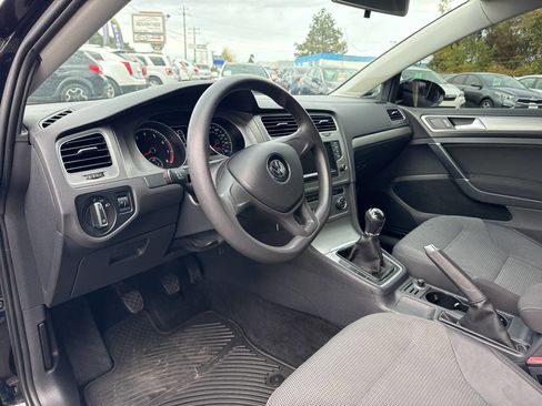 Used 2015 Volkswagen Golf Launch Edition image 11