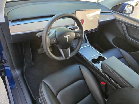 Used 2024 Tesla Model Y Long Range AWD/4WD image 17