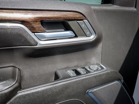 Used 2023 GMC Sierra 1500 Elevation AWD/4WD image 16
