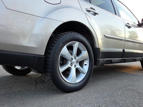 Used 2014 Subaru Outback 2.5i Limited image 16