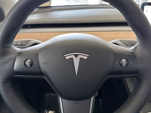 Used 2022 Tesla Model Y Performance AWD/4WD image 26