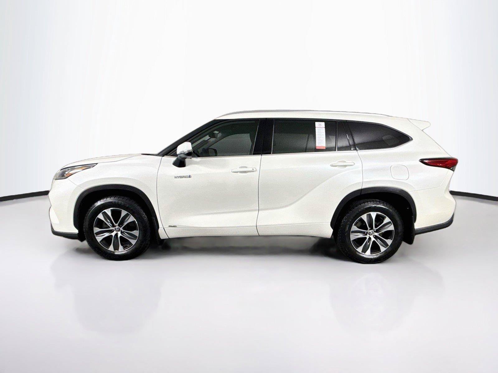 Used 2020 Toyota Highlander XLE AWD/4WD image 13