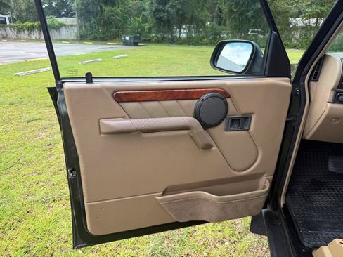 Used 1998 Land Rover Discovery LE AWD/4WD image 16