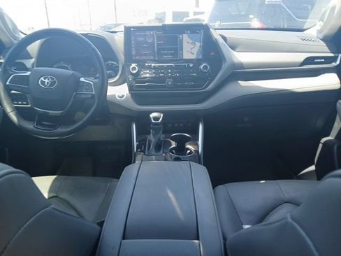Used 2020 Toyota Highlander Platinum AWD/4WD image 14