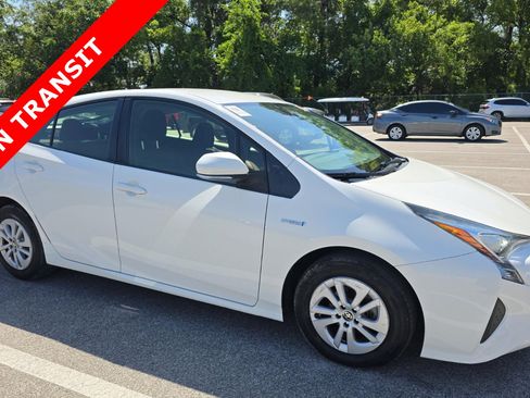 Used 2017 Toyota Prius Two FWD image 3