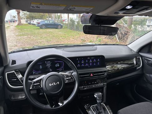 Used 2025 Kia Seltos S image 35