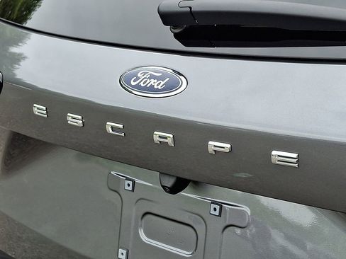 Used 2025 Ford Escape ST-Line image 30