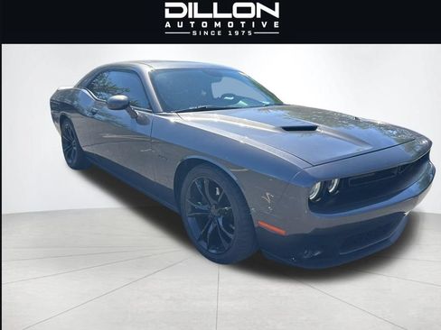 Used 2016 Dodge Challenger R/T w/ Blacktop Package RWD image 19