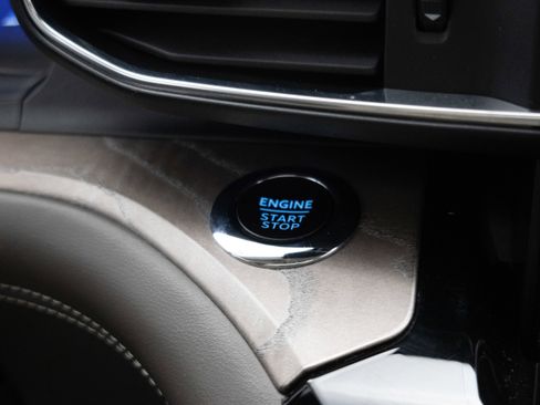 Used 2023 Ford Explorer Platinum w/ Technology Package image 33