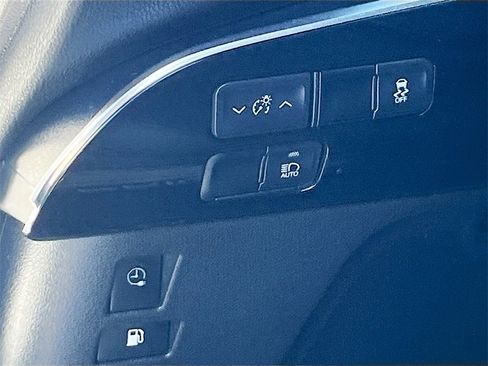 Used 2022 Toyota Prius Prime XLE image 10