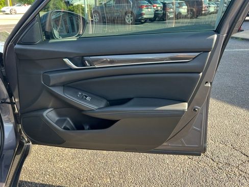 Used 2018 Honda Accord Sport image 21