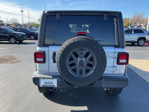 Used 2024 Jeep Wrangler Sport S image 18