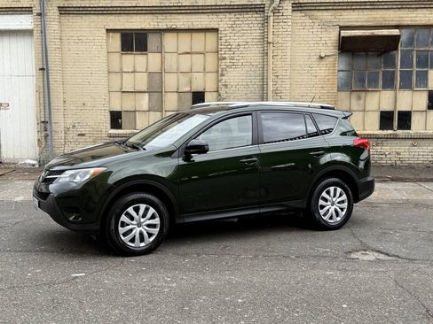 Used 2013 Toyota RAV4 LE AWD/4WD image 3