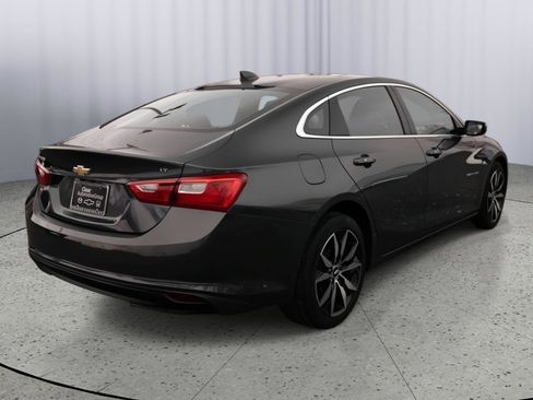 Used 2017 Chevrolet Malibu LT w/ Driver Confidence Package image 24