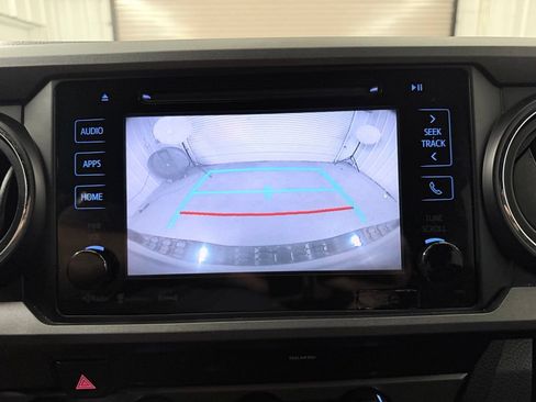 Used 2019 Toyota Tacoma TRD Off-Road w/ Technology Package AWD/4WD image 13