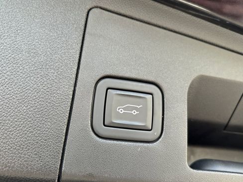 Certified 2023 Cadillac XT5 Sportv image 40