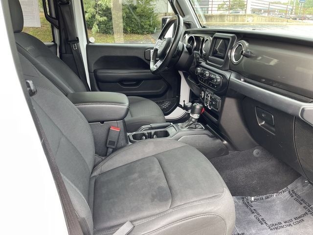 Used 2019 Jeep Wrangler Unlimited Sahara AWD/4WD image 17