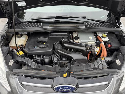 Used 2017 Ford C-MAX Titanium w/ Equipment Group 301A FWD image 20
