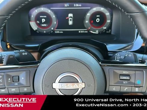 Certified 2025 Nissan Pathfinder Platinum AWD/4WD image 12