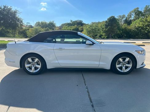 Used 2015 Ford Mustang Convertible RWD image 6