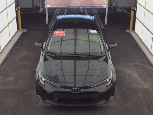 Used 2022 Toyota Corolla L FWD image 2