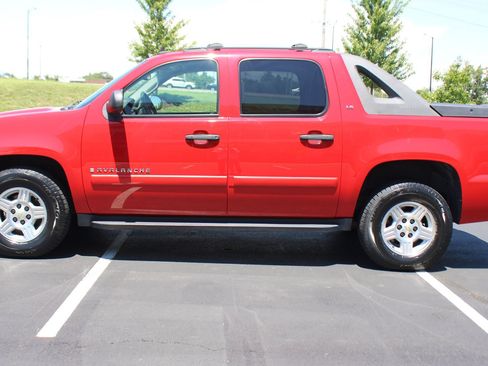 Used 2007 Chevrolet Avalanche LS RWD image 27