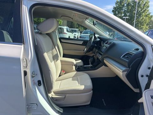 Used 2017 Subaru Outback 2.5i AWD/4WD image 18
