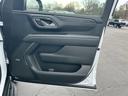 Used 2022 GMC Yukon SLT w/ SLT Premium Package image 15