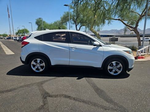 Used 2016 Honda HR-V LX image 4