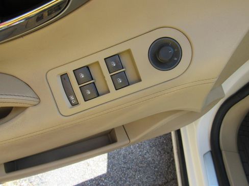 Used 2011 Buick LaCrosse CXL w/ Luxury Package FWD image 16