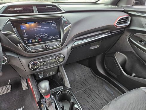 Used 2022 Chevrolet TrailBlazer RS w/ Sun and Liftgate Package image 20