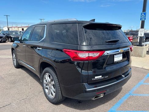 Used 2021 Chevrolet Traverse Premier w/ LPO, Floor Liner Package AWD/4WD image 7