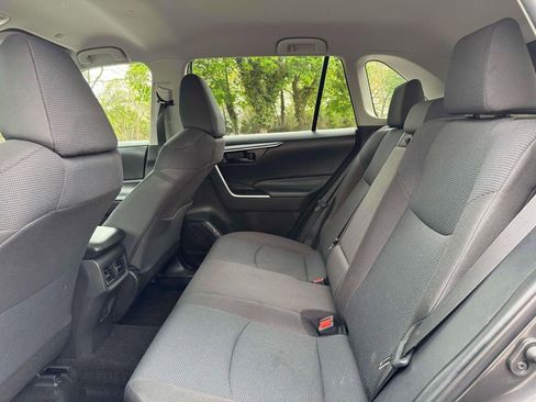 Used 2023 Toyota RAV4 LE AWD/4WD image 14
