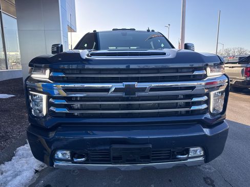 Used 2022 Chevrolet Silverado 3500 High Country image 3