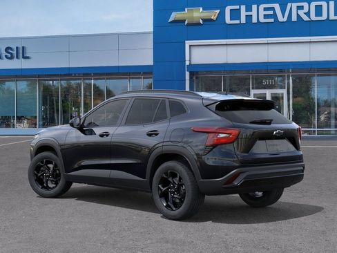 New 2026 Chevrolet Trax LT w/ Midnight Edition FWD image 3