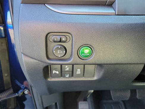 Certified 2025 Honda Passport EX-L image 30