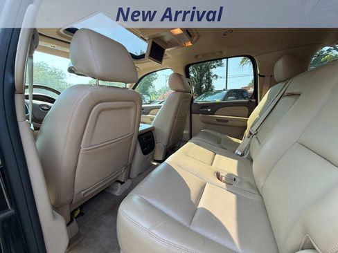 Used 2011 Chevrolet Suburban LTZ AWD/4WD image 12