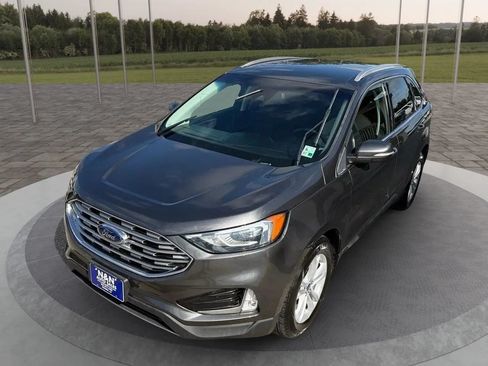 Used 2019 Ford Edge SEL FWD image 12