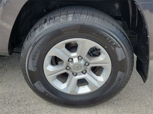 Used 2022 Toyota 4Runner SR5 image 9