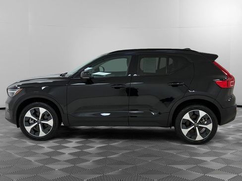 Used 2024 Volvo XC40 B5 Plus AWD/4WD image 6