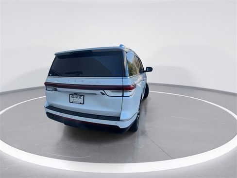Used 2024 Lincoln Navigator Reserve image 6