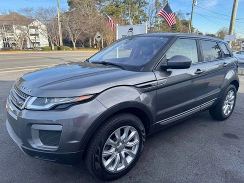 Used 2017 Land Rover Range Rover Evoque SE image 4
