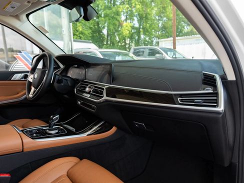 Used 2021 BMW X7 xDrive40i w/ Premium Package AWD/4WD image 24