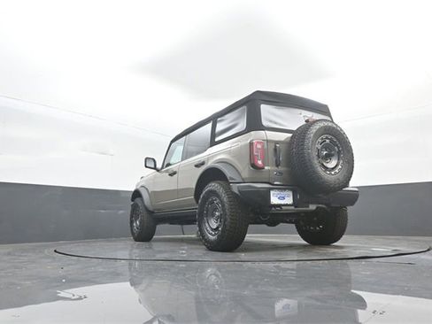 New 2025 Ford Bronco Badlands image 32