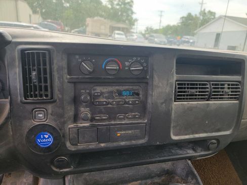 Used 2007 Chevrolet Express 1500 RWD image 15