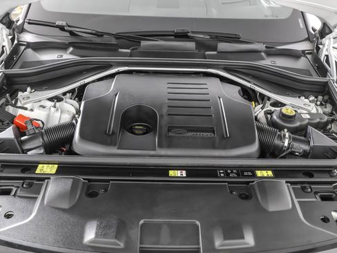 Used 2024 Land Rover Range Rover Long Wheelbase SE image 52